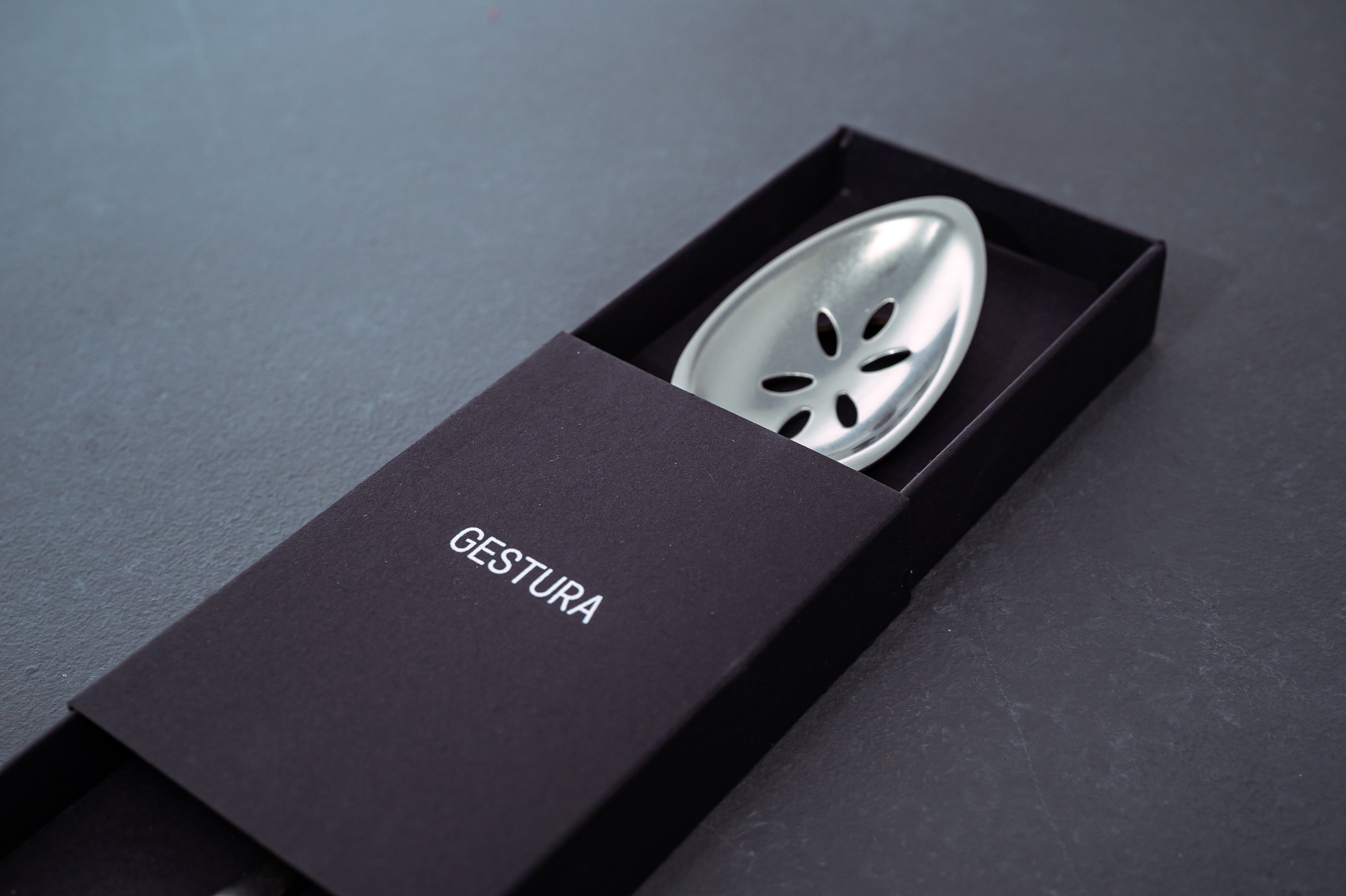 Gestura 00 Slotted Kitchen Spoon - Thecooksedge
