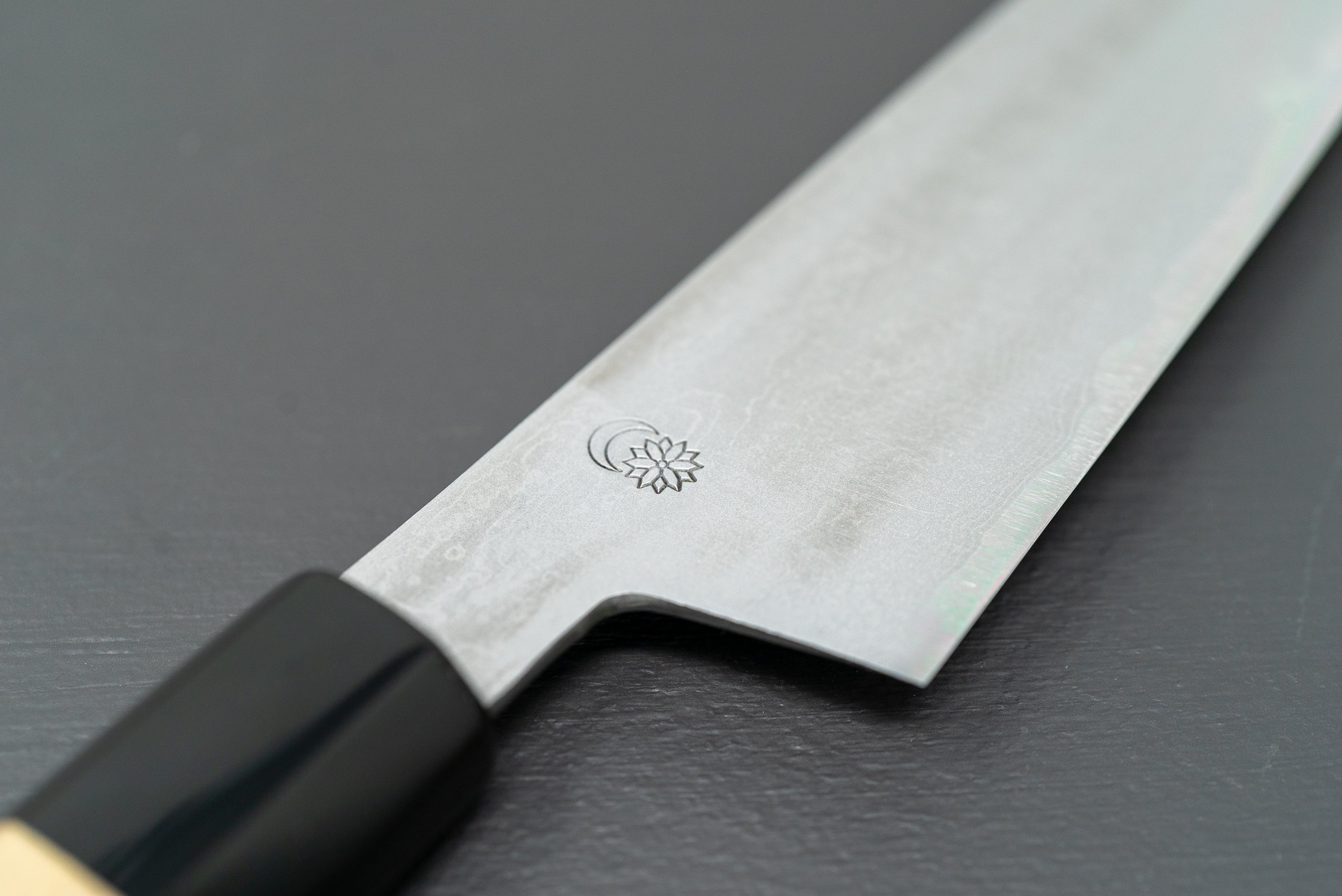Sakai Kikumori Kikuzuki UZU Kiritsuke Santoku 180mm - Thecooksedge