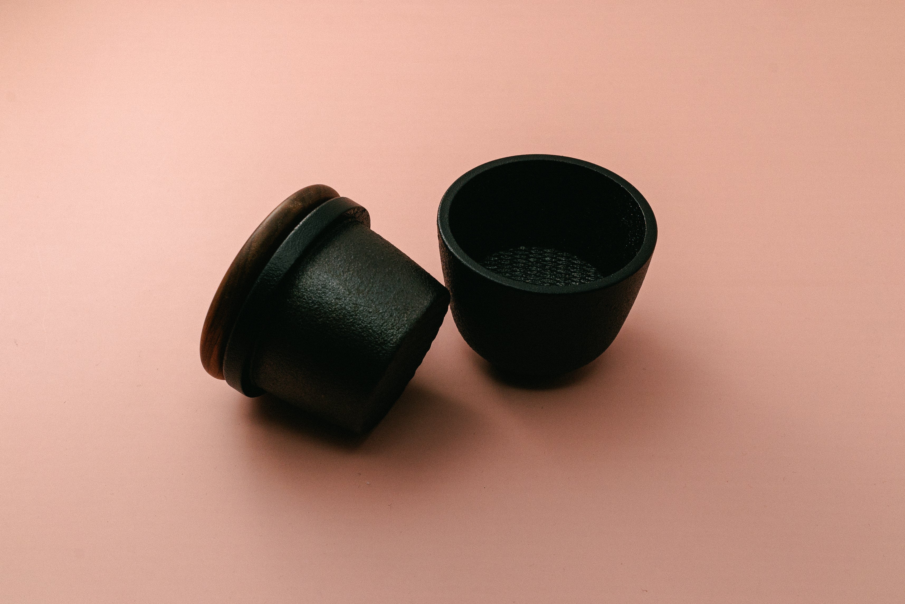 "Swing" Pepper / Spicemill with Walnut Lid - Thecooksedge
