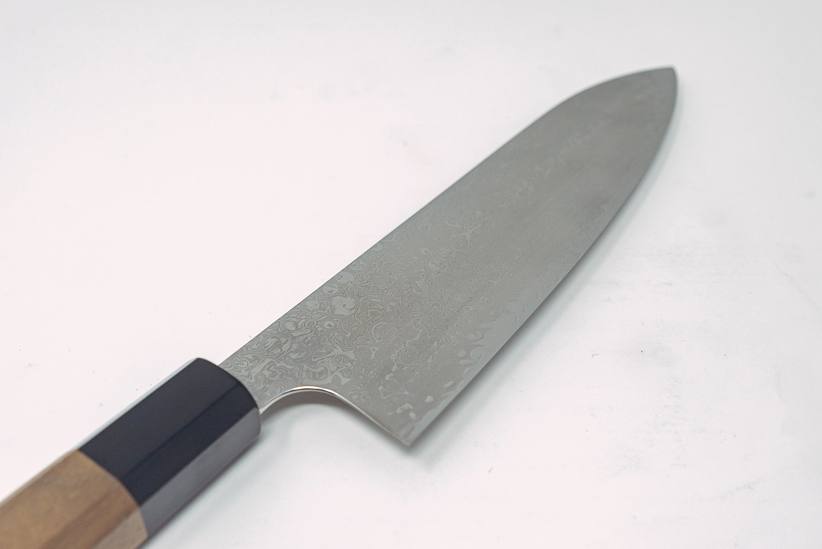 Hatsukokoro Ginyo Silver 3 Damascus Santoku 180mm - Thecooksedge
