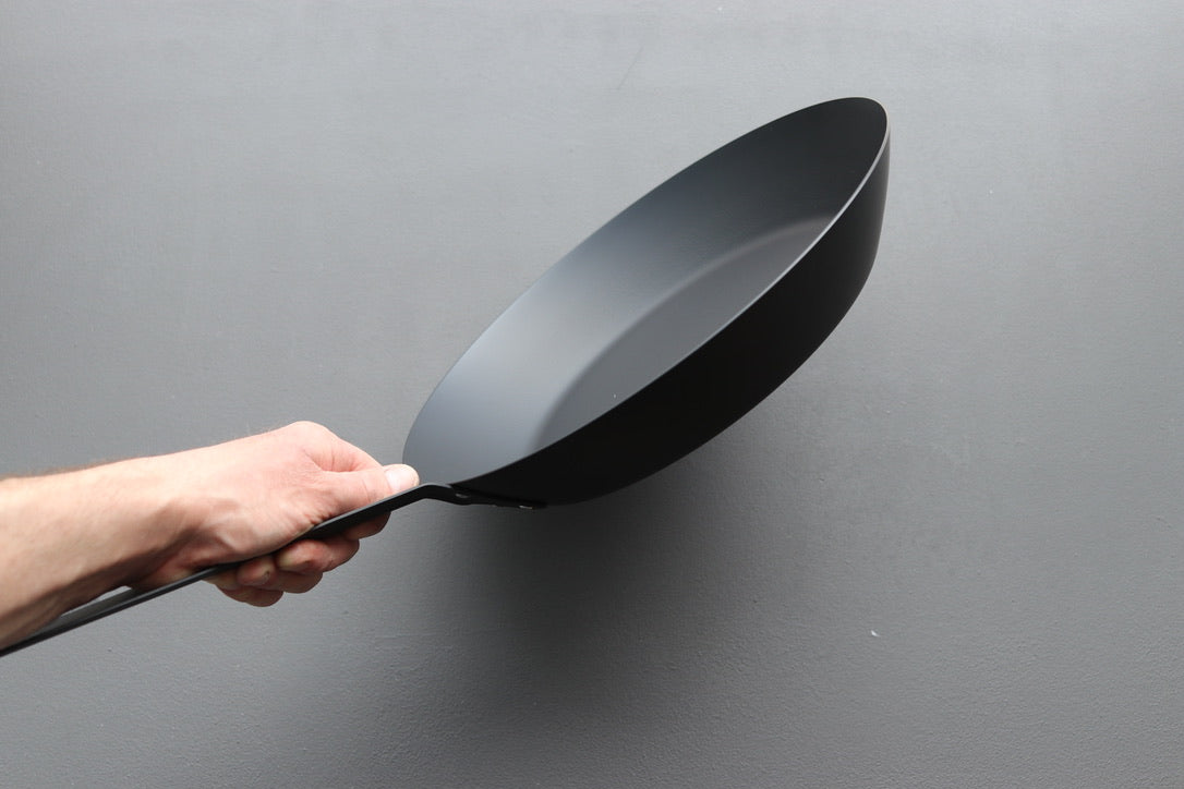 Kirameki Iron Frying Pan - Thecooksedge