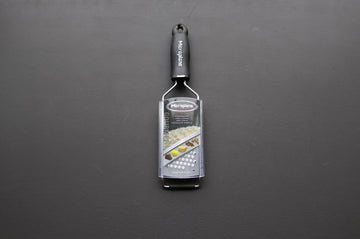 Microplane star grater - Thecooksedge