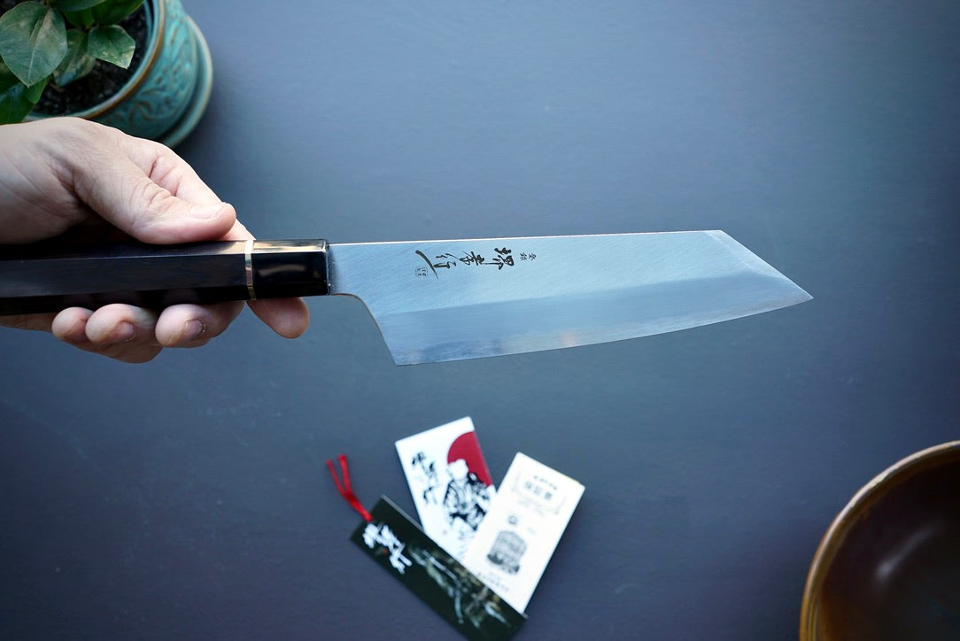 Itsuo Doi Homura SP Kengata Santoku 195mm w/Saya - Thecooksedge