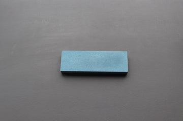 Naniwa Professional 600 grit 210x70x20mm - Thecooksedge