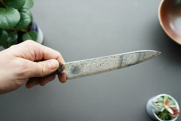 Hatsukokoro Sunaarashi Kurozome Damascus Petty 150mm - Thecooksedge