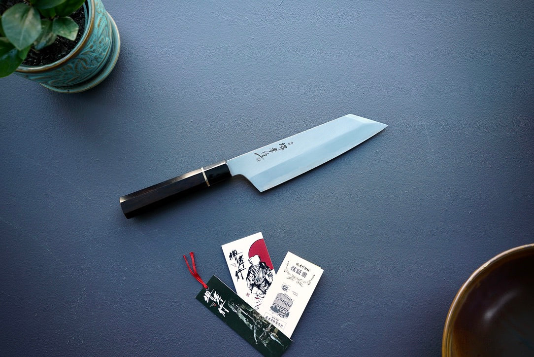 Itsuo Doi Homura SP Kengata Santoku 195mm w/Saya - Thecooksedge
