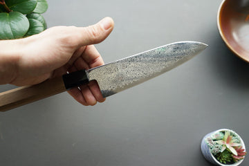Hatsukokoro Sunaarashi Kurozome Damascus Santoku 180mm - Thecooksedge
