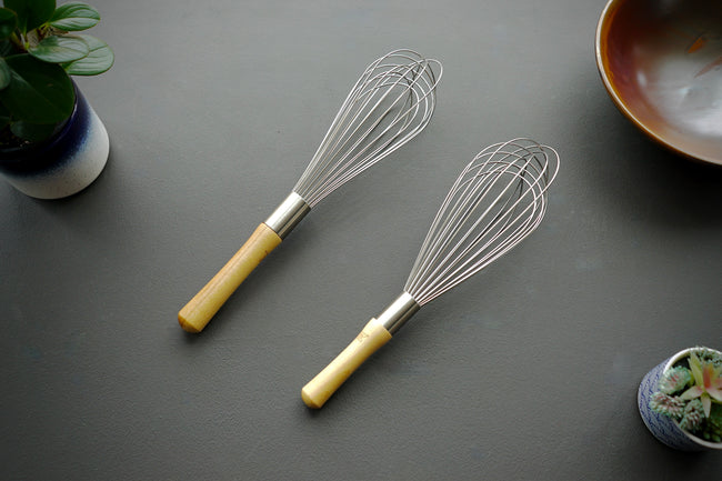 Best Wood Handle Balloon Whisk - Thecooksedge