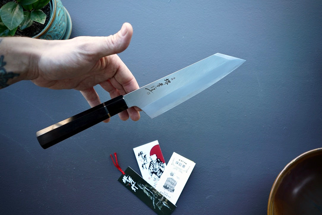 Itsuo Doi Homura SP Kengata Santoku 195mm w/Saya - Thecooksedge