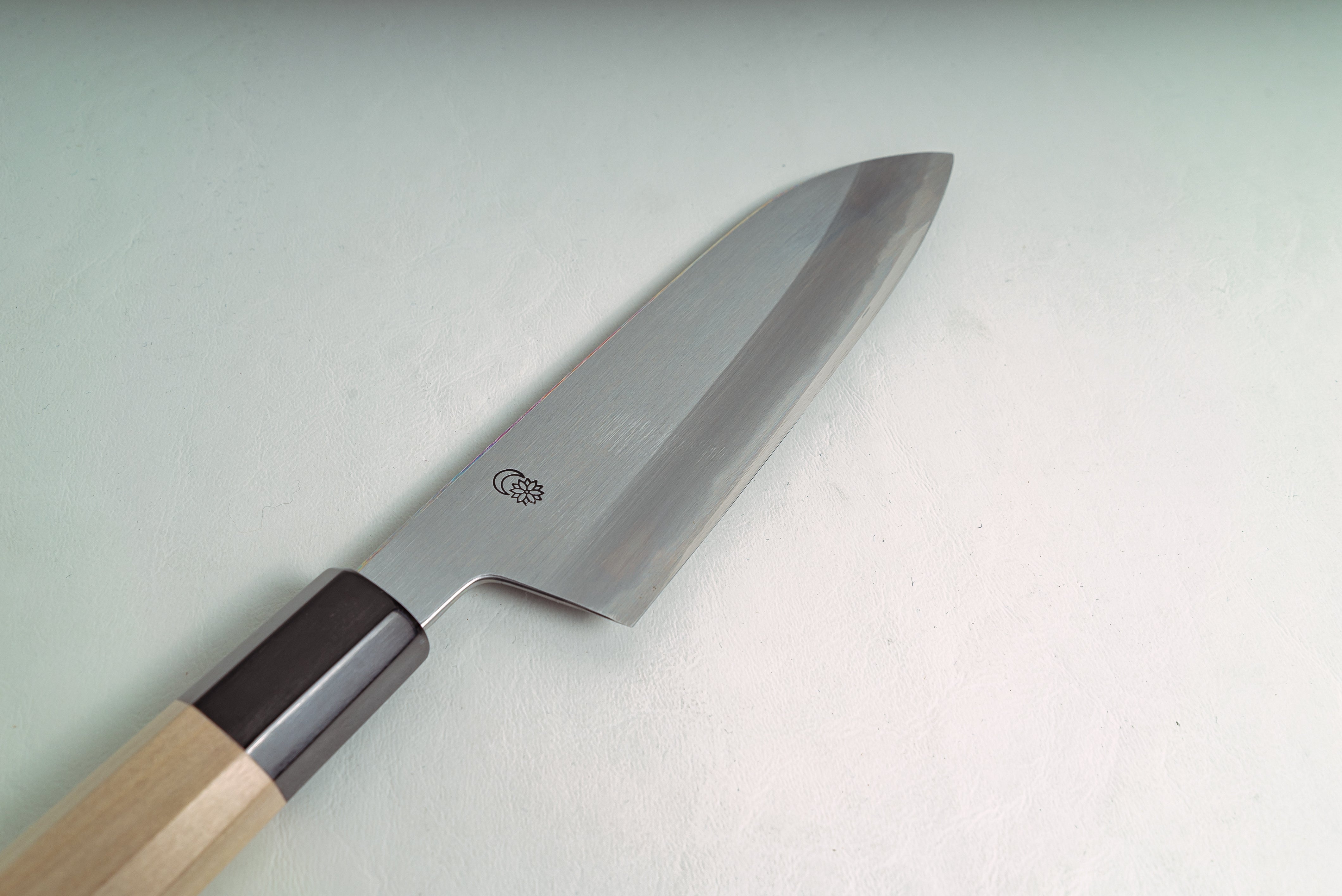 Sakai Kikuzuki Kasumi Santoku 180mm - Thecooksedge